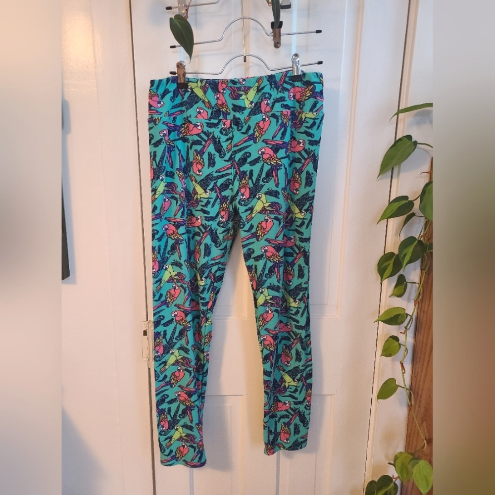 Lularoe TC parrot leggings